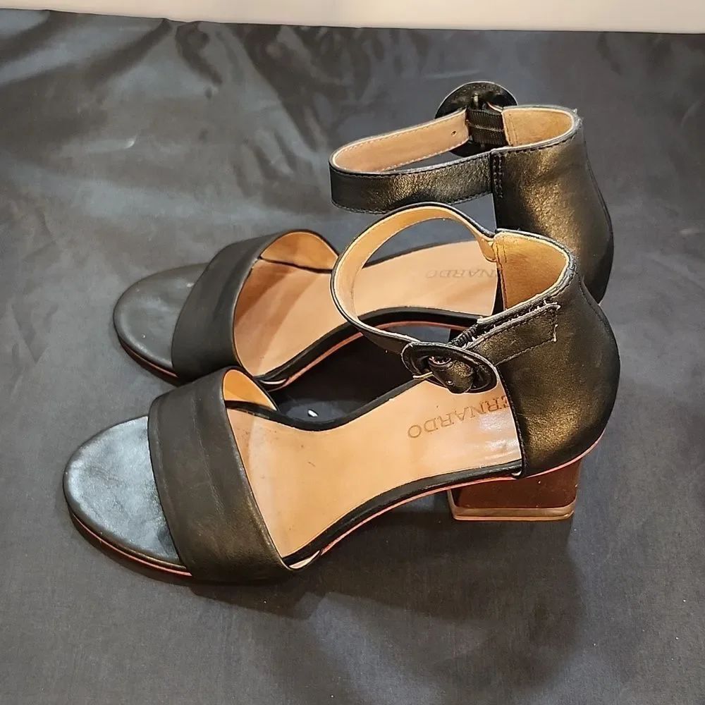 BE1RNARDO LEATHER OPEN-TOE LOW BLOCK-HEEL SANDAL G1 - Picture 8 of 16